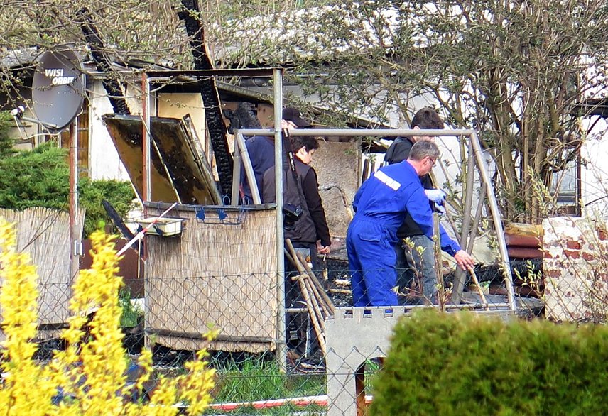Bild: Untersuchung am Brandort