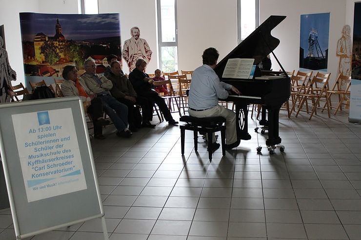 Bild: Musik zum Ostermarkt