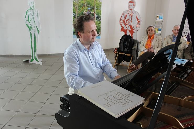 Bild: Musik zum Ostermarkt