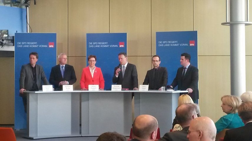 Bild: SPD- Bundesvorsitzender Sigmar Gabriel er&ouml;ffnete die Konferenz