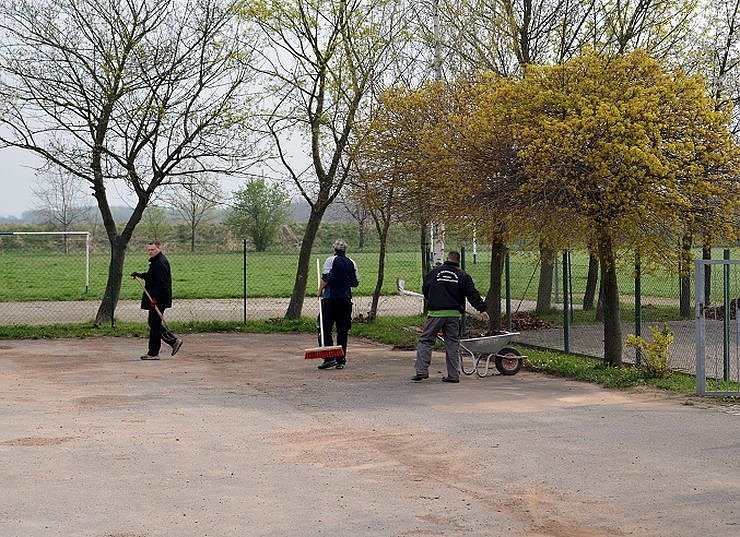 Bild: Fr&uuml;hjahrsputz in Esperstedt