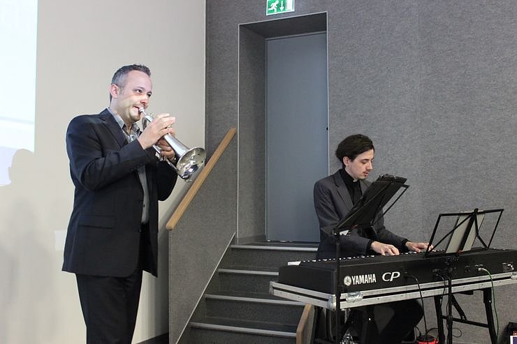 Bild: Sozialkonferenz begonnen