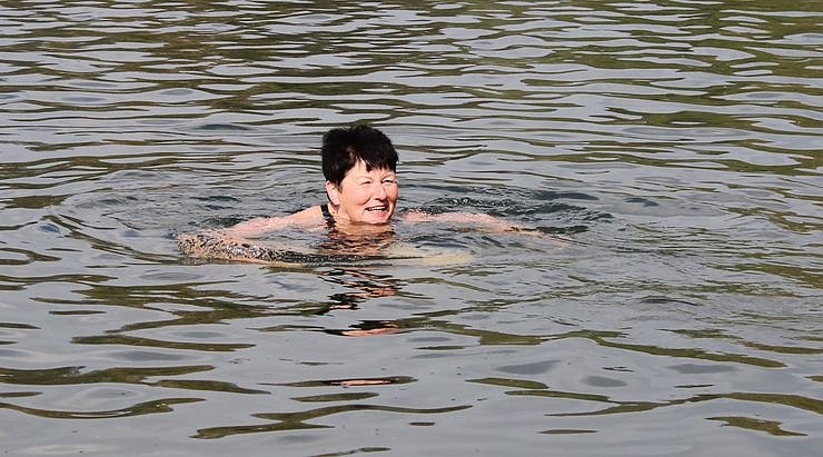 Bild: K&uuml;hl beim Anbaden