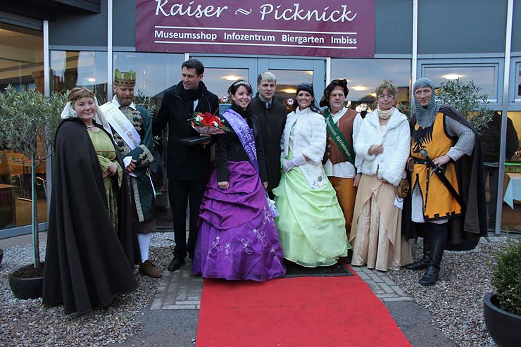 Bild: Kyffh&auml;user &uuml;bergeben