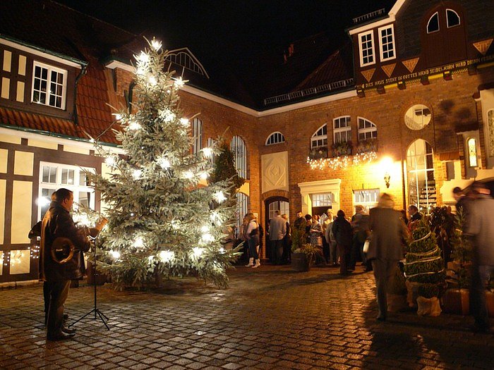 Bild: Weihnachten in der Brennerei