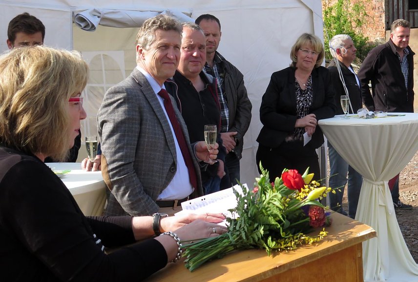 Bild: Spatenstich an der Rosengasse