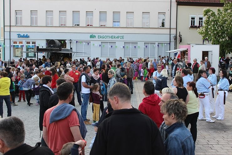 Bild: So ein Gewimmel auf dem Markt