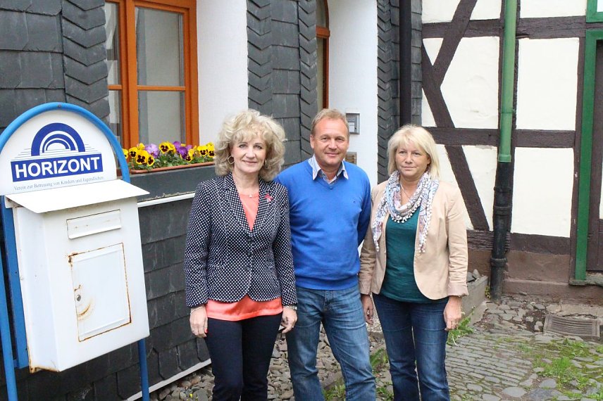 Bild: Landr&auml;tin Birgit Keller, Horizont Gesch&auml;ftsf&uuml;hrer Rene K&uuml;bler und Kulturdezernentin Hannelore Haase