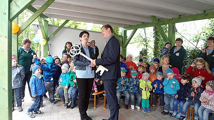 Bild: Villa wieder mit Kinderstimmen erf&uuml;llt