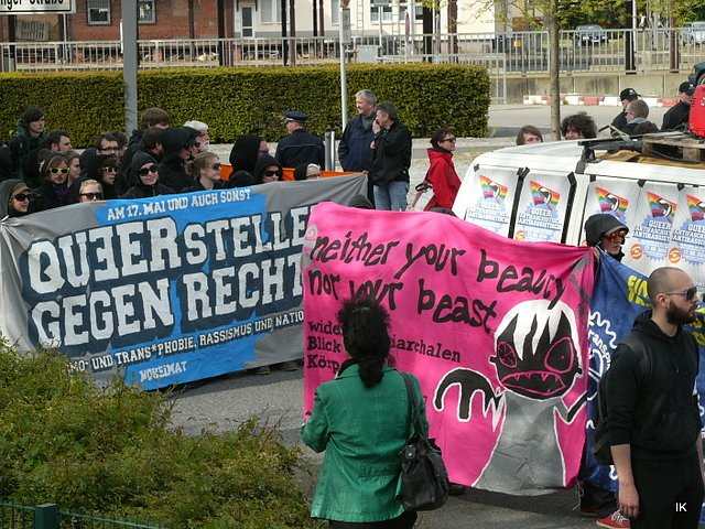 Bild: Protest gegen Neonazis