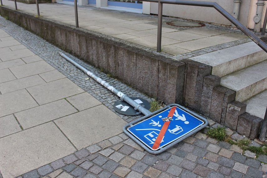 Bild: Wenn rohe Kr&auml;fte...