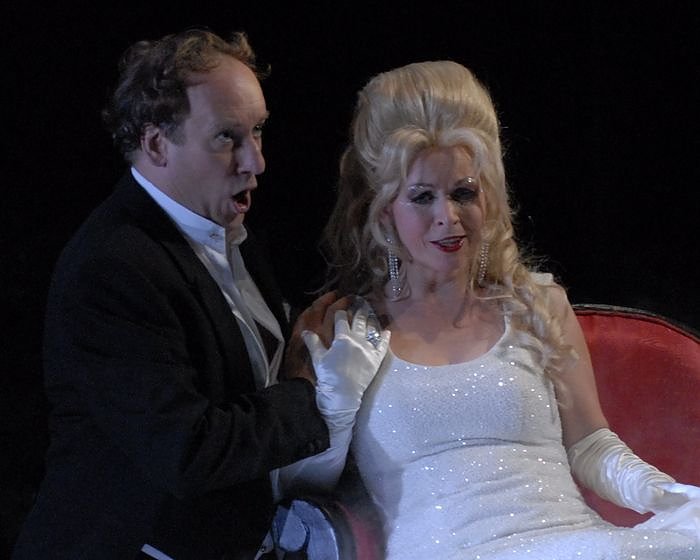Bild: Viel los im Theater