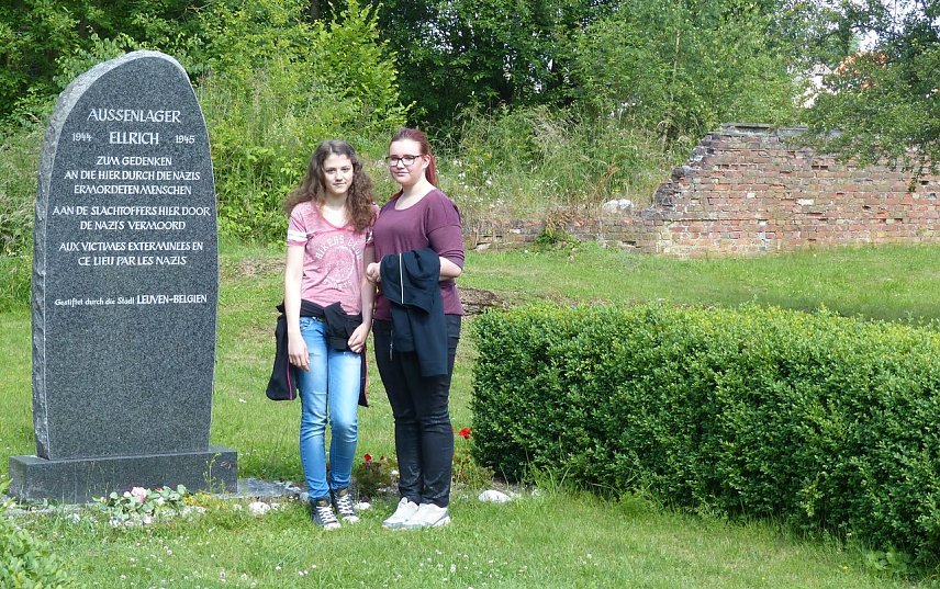 Bild: Am Gedenkstein