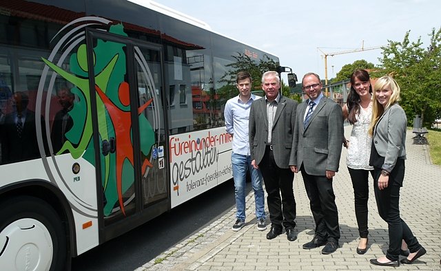 Bild: Bus mit Werbung