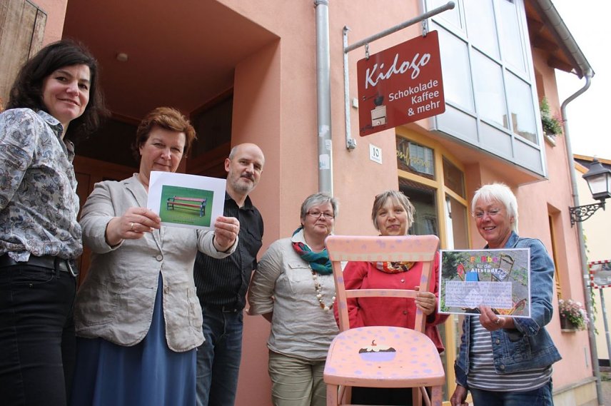 Bild: Architektin Pia Wienrich, Dr. Cornelia Klose, Mario Manolow von der Stadtverwaltung, Sabine Dautz von der Stadtverwaltung, Margitta Erb von der Confiserie Gesch&auml;ft Kidogo und Ruth Hagene vom Gesch&auml;f
