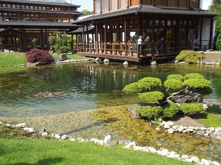 Bild: Im Japanischen Garten unterwegs
