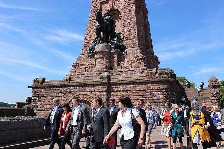 Bild: Kyffh&auml;userdenkmal &uuml;bergeben