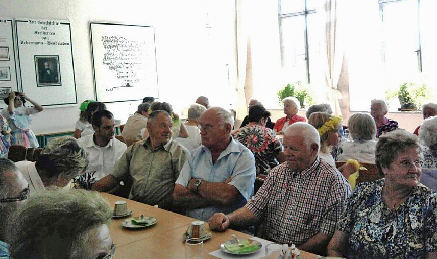 Bild: Sommerfest bei herrlichem Sonnenschein