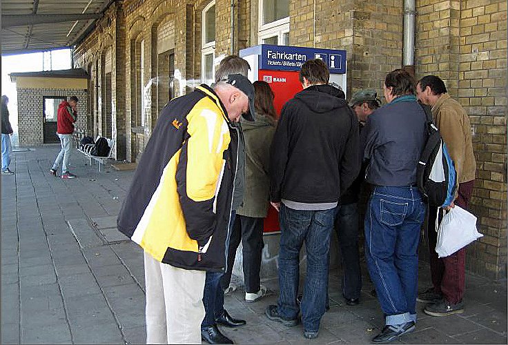 Bild: Automatenschulung am Bahnhof Artern
