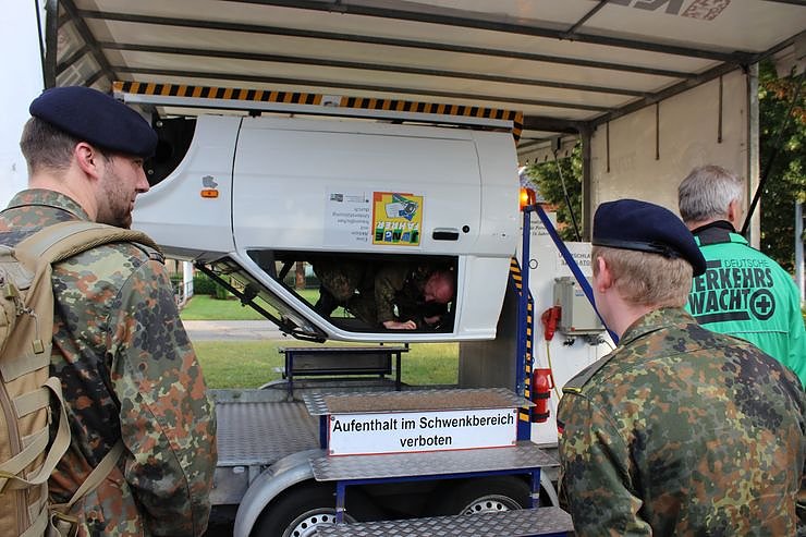 Bild: Verkehrssicherheitstag bei der Bundeswehr