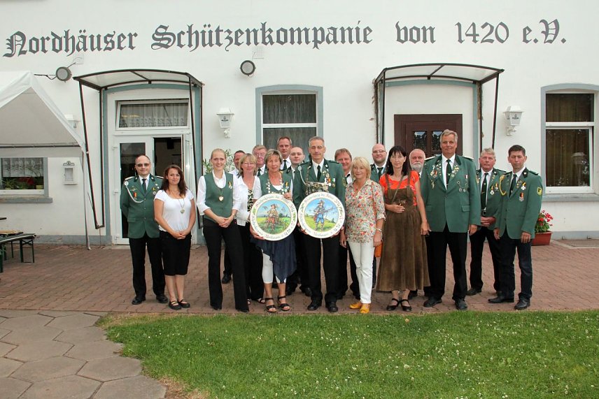 Bild: v.l. nach r. (erste Reihe):  Steffen Romer, Franziska Machlitt, Aileen Borack, Inge Klaan, Almut Hendrich, Dr. Ren&eacute; Knabner, Hannelore Haase, Regina K&ouml;nig, Hans G&uuml;nter Hendrich, Heiko Borack