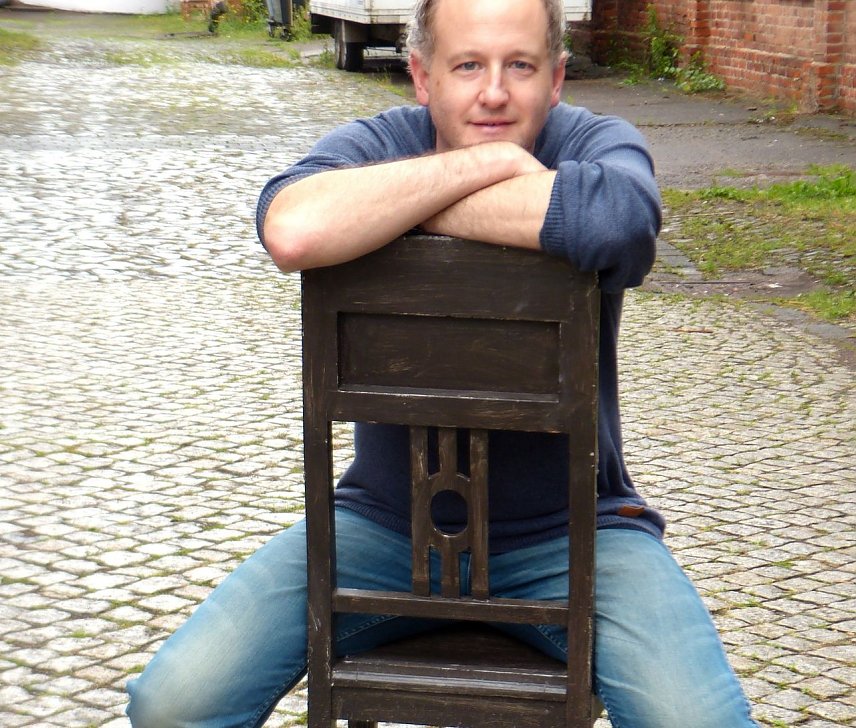 Bild: Lenz mit Stuhl