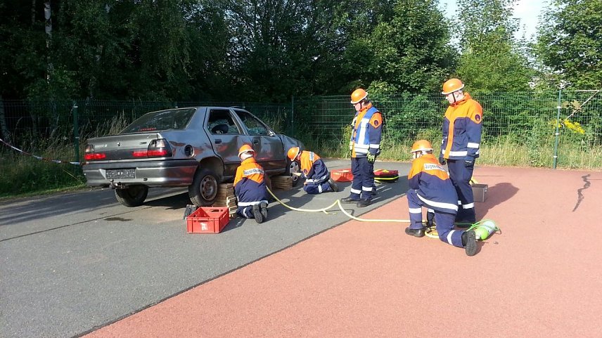 Bild: Rettung einer verletzten Person