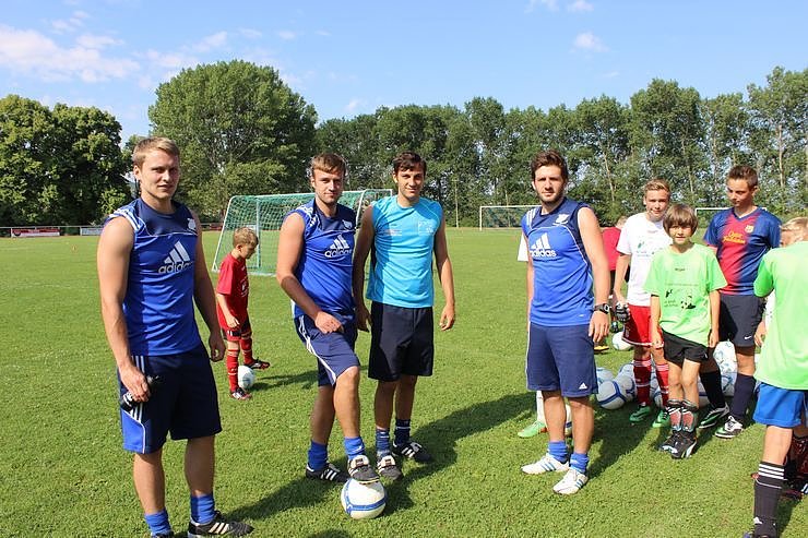 Bild: Volles Training bei der Fu&szlig;ballschule