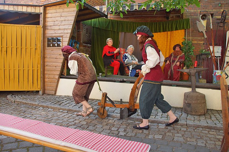 Bild: Premiere im Heimathaus Ro&szlig;leben