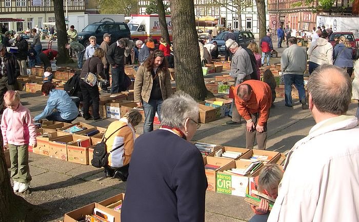 Bild: B&uuml;cher zum Kilo-Preis