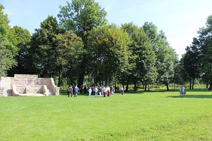 Bild: Stolperfalle Kriegerdenkmal?