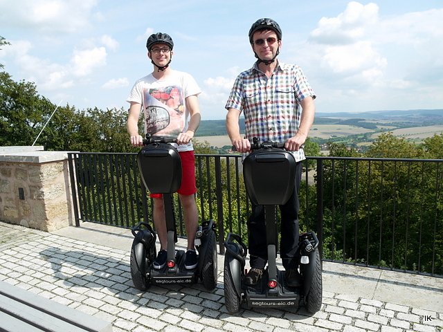Bild: Mit dem Segway unterwegs