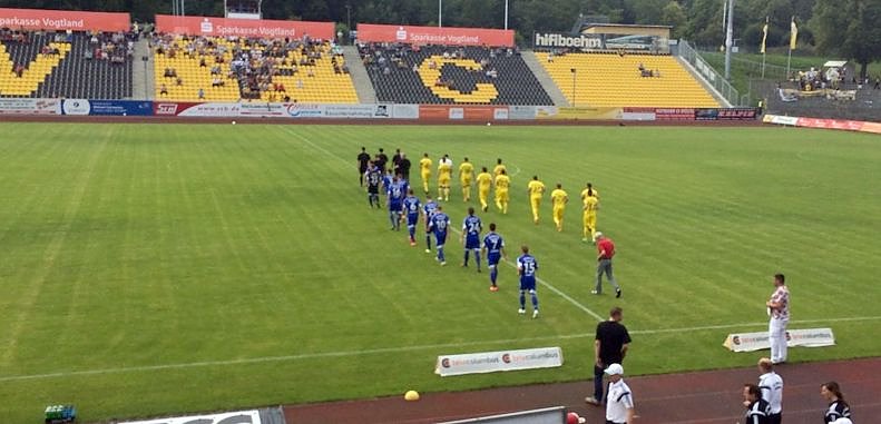Bild: Die Teams laufen auf