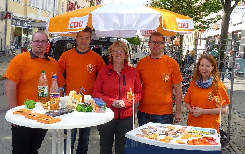 Bild: JU-Team unterst&uuml;tzt Inge Klaan