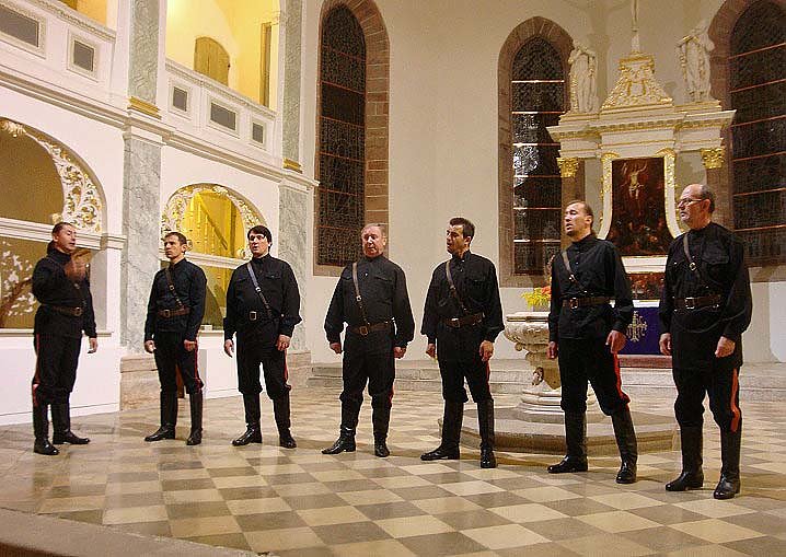Bild: Stimmgewaltige Kl&auml;nge in der Unterkirche