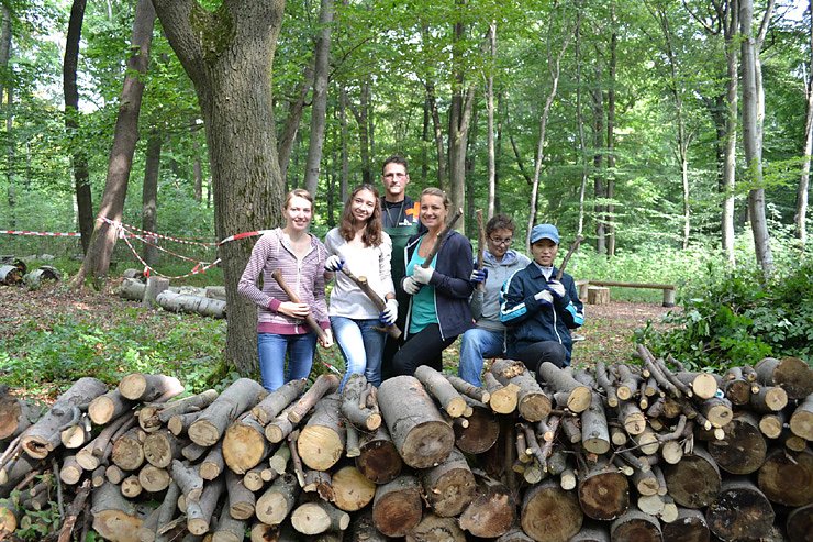 Bild: Internationales Workcamp im KiEZ Ferienpark Feuerkuppe