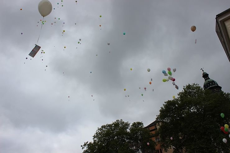 Bild: Ballons f&uuml;r den Frieden