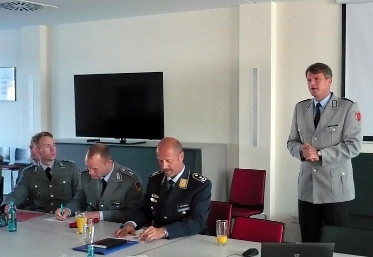 Bild: Wirtschaft trifft Bundeswehr