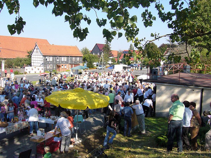 Bild: 10 Jahre Kartoffelmarkt in Rockensu&szlig;ra