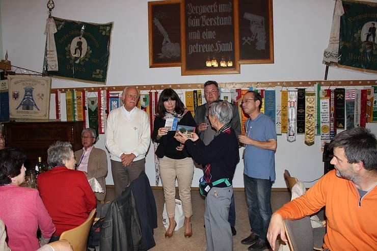 Bild: M&auml;nnerchor aus Japan begr&uuml;&szlig;t