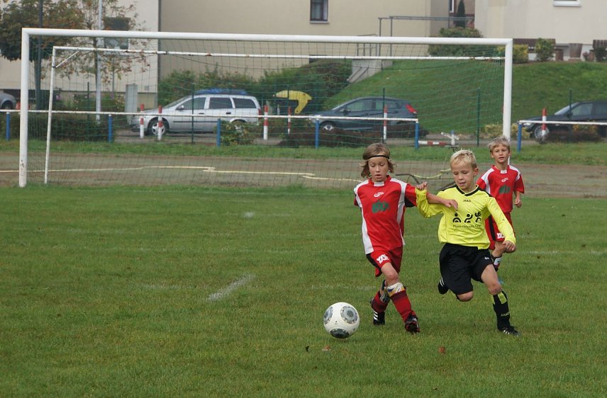 Bild: Zweikampf�von Marvin Blanke (gelbes Trikot)