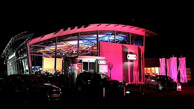 Bild: Konzertantes im Autohaus