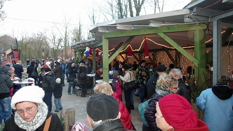 Bild: Weihnachtsmarkt an der Kindervilla
