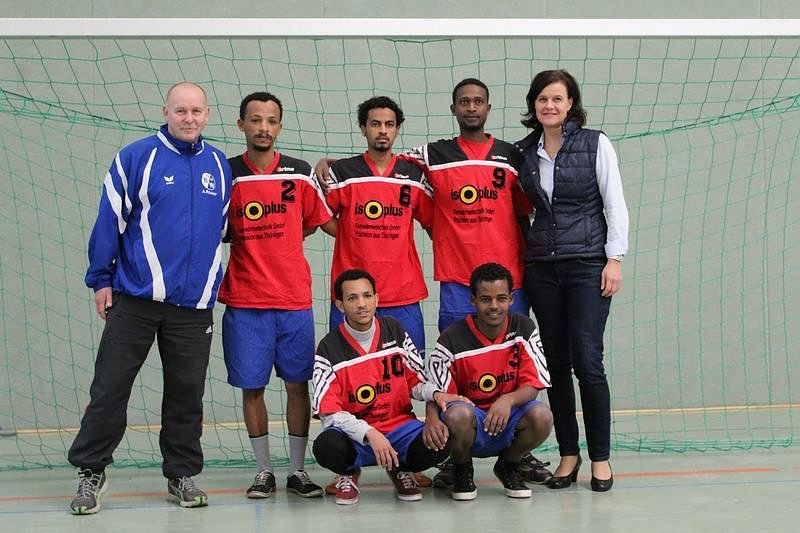 Bild: Freundschaftsspiel mit Asylbewerbern