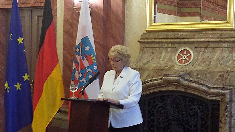 Bild: Verdienstmedaille des Verdienstordens f&uuml;r Waltraud Maletschek