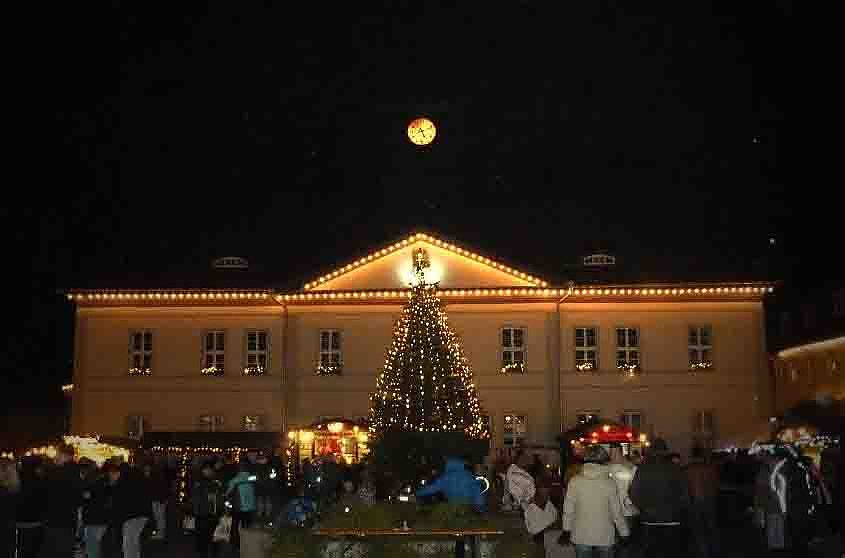 Bild: Stimmungsvoller Start Weihnachtsmarkt in Bad Frankenhausen