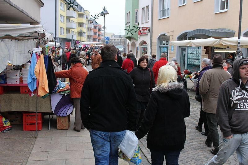 Bild: Adventsmarkt gut besucht