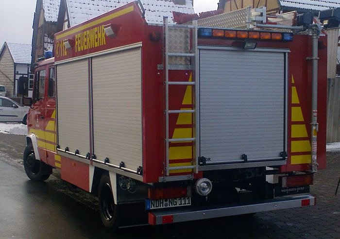 Bild: Feuerwehrauto &uuml;bergeben