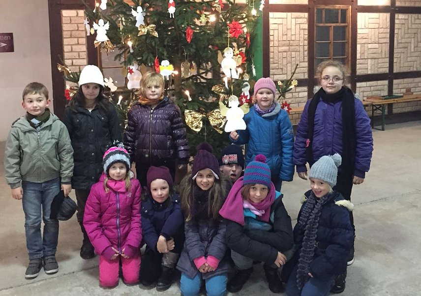Bild: Weihnachtsbaum in Heringen geschm&uuml;ckt