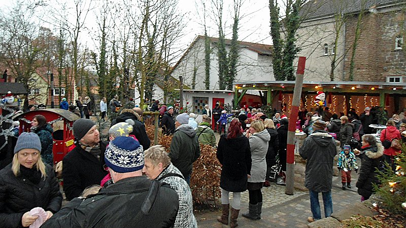 Bild: Gem&uuml;tlicher Weihnachtsmarkt in der Kindervilla